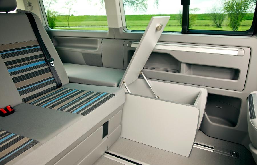 Интерьер Volkswagen California (T5) 2012 года  (UK) (фото 6 из 39)